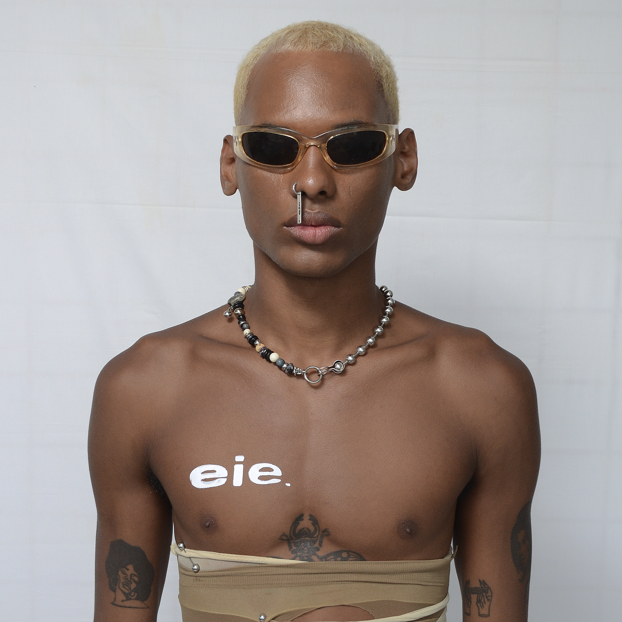 colar furacãoeie.16