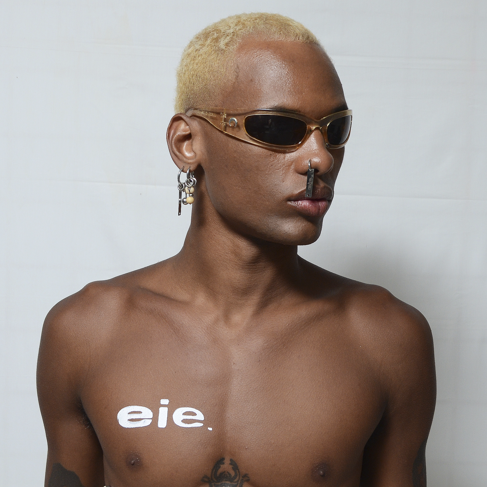 conjunto de brincos furacãoeie.04