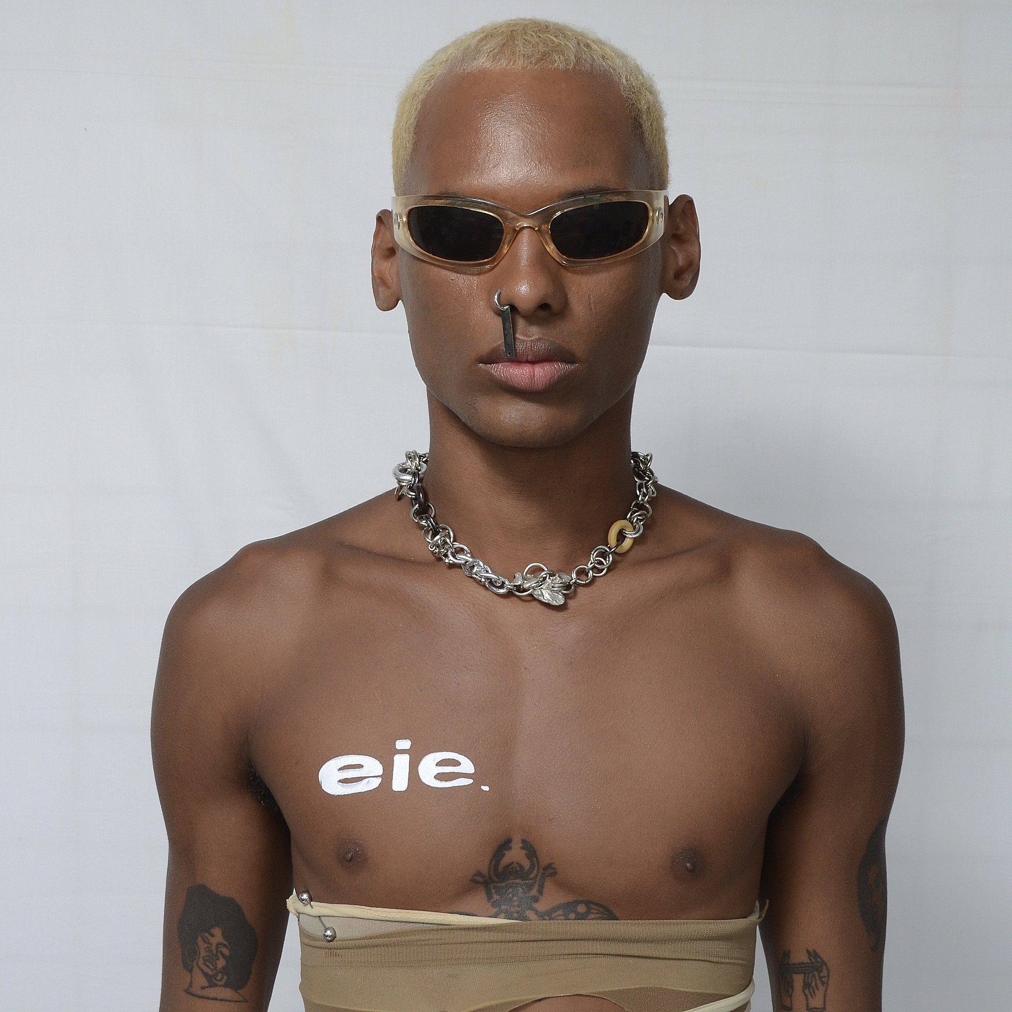 colar furacãoeie.18