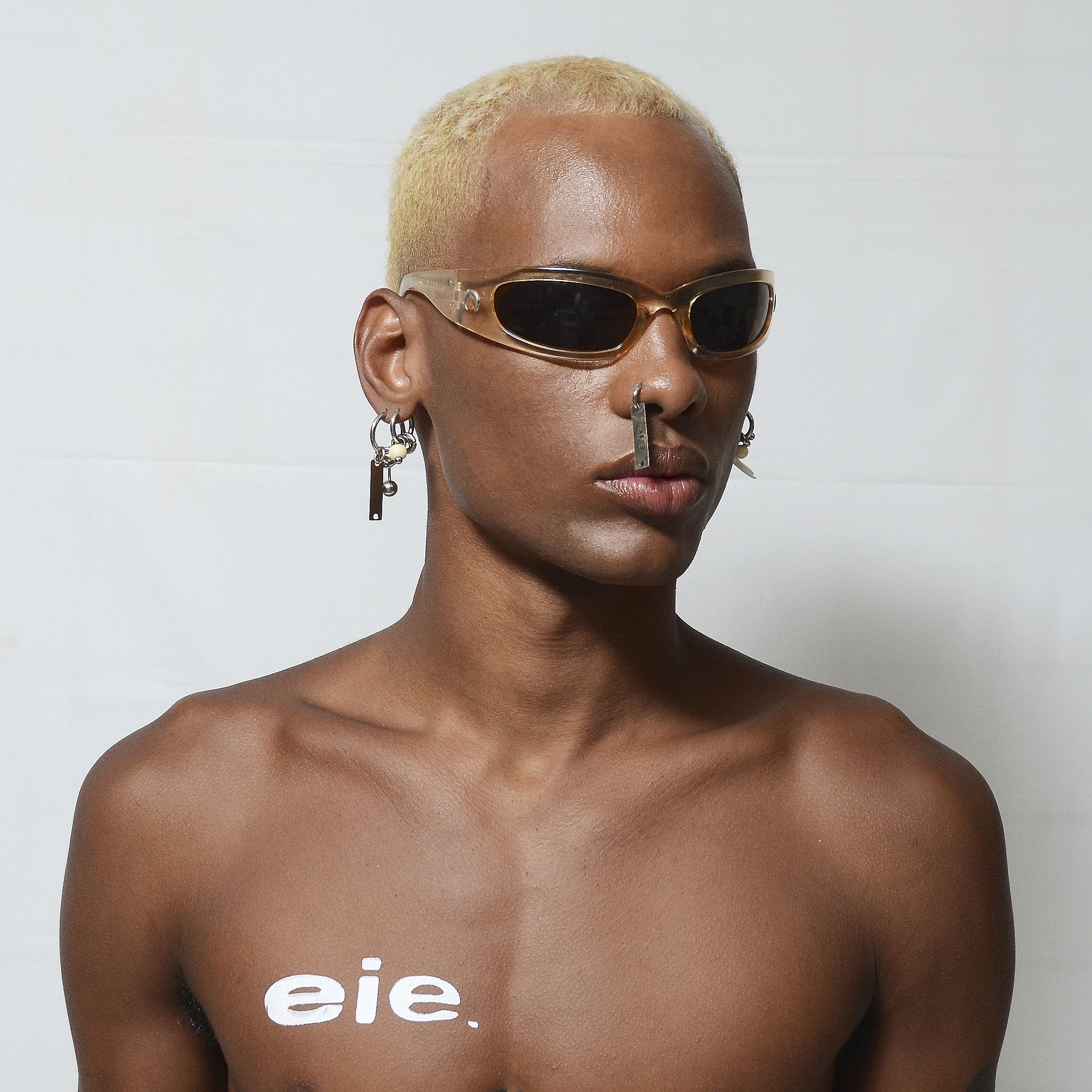 conjunto de brincos furacãoeie.07