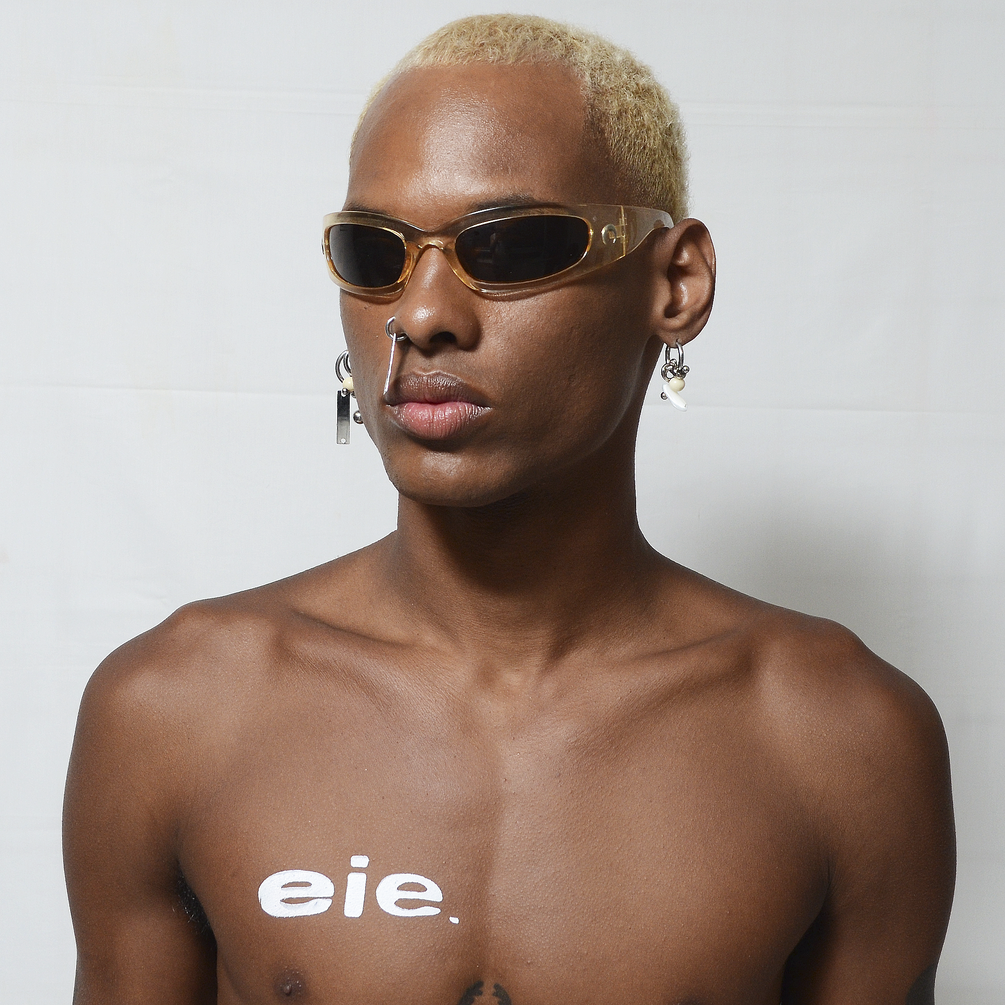 conjunto de brincos furacãoeie.07